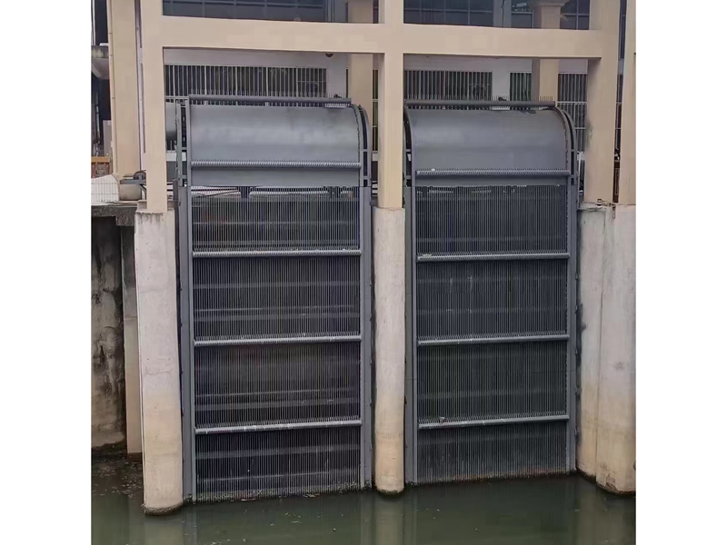 Trash Rake Installation in Hubei